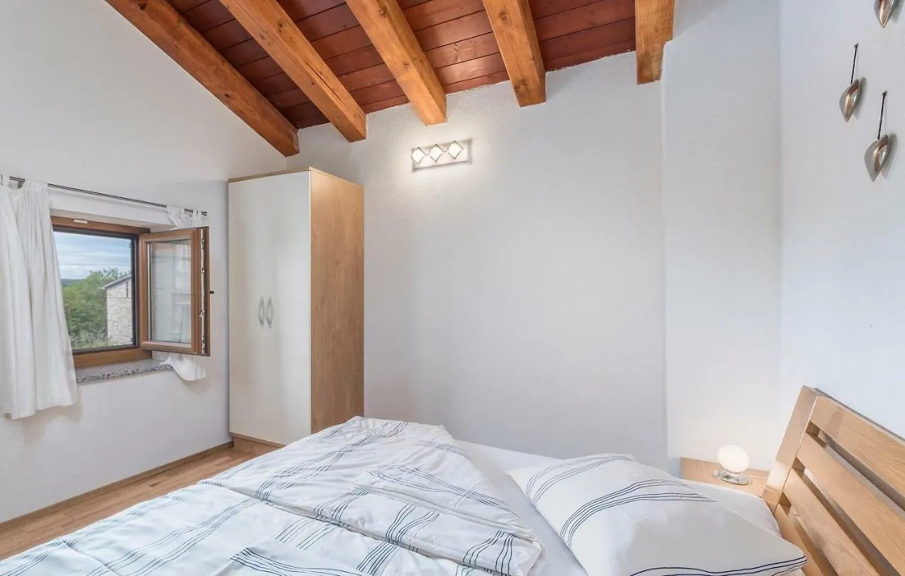 Apart Complex Villa Anja Sveti Lovrec Pazenaticki Guest house
