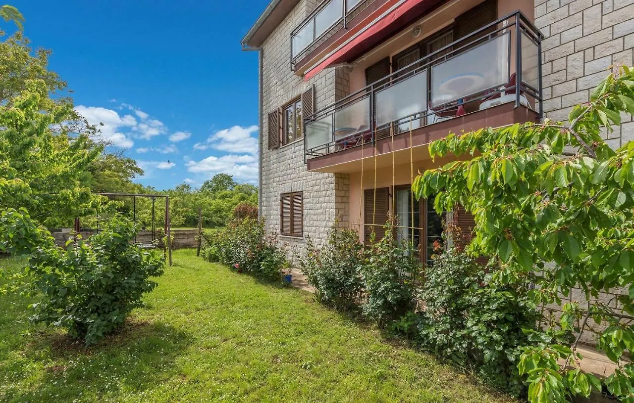 Apart Complex Villa Anja Sveti Lovrec Pazenaticki Guest house