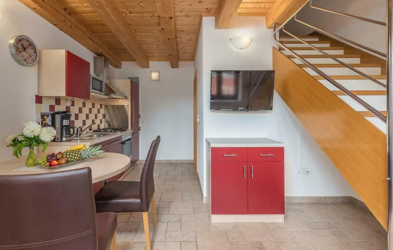 Apart Complex Villa Anja Sveti Lovrec Pazenaticki Croatia